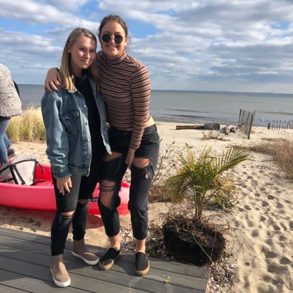 Meet your Posher, Alexa - Picture 4 of 4